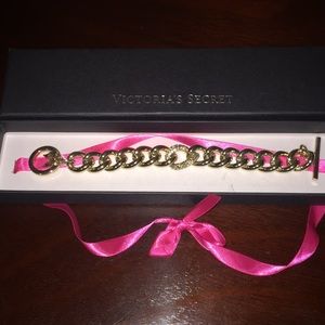 NWT 💝Victoria’s Secret Gold Paved 💎 Bracelet
